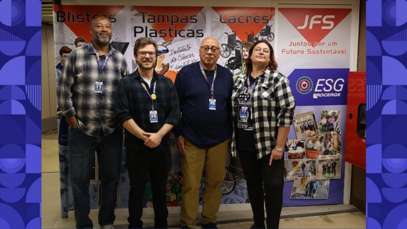 Marcelo Assis, Guilherme Neves, o colaborador da Procergs e volunt&aacute;rio do projeto Nilson Fernandes, e Jana&iacute;na Rolim